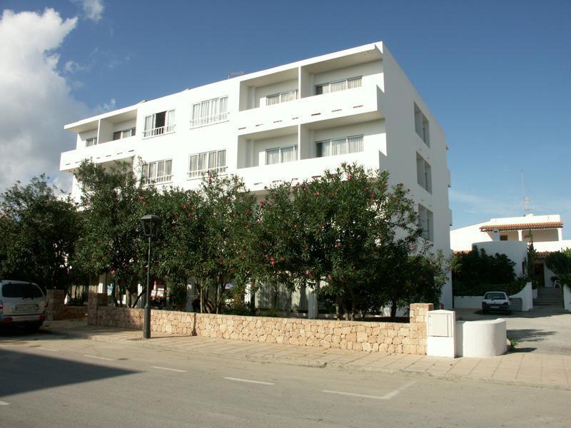 Hôtel Maria à Es Pujols Extérieur photo